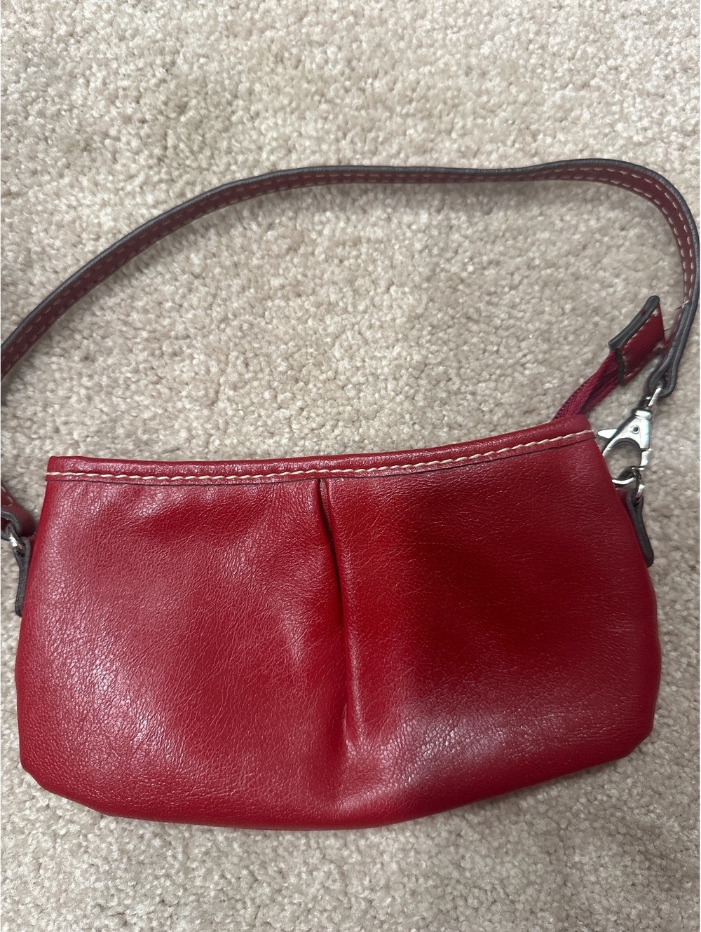 (5)Small Red Leather Shoulder Bag with Zipper Closure